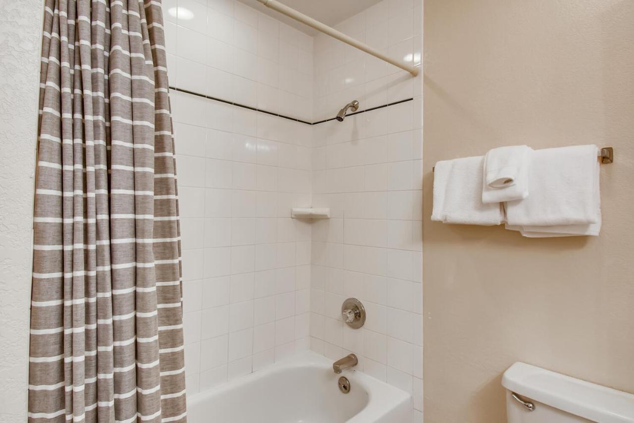 Pinecreek #F - 3 Bedroom - Close To Town - Shuttle To Slopes - Pool And Hot Tub Access Брекенрідж Екстер'єр фото